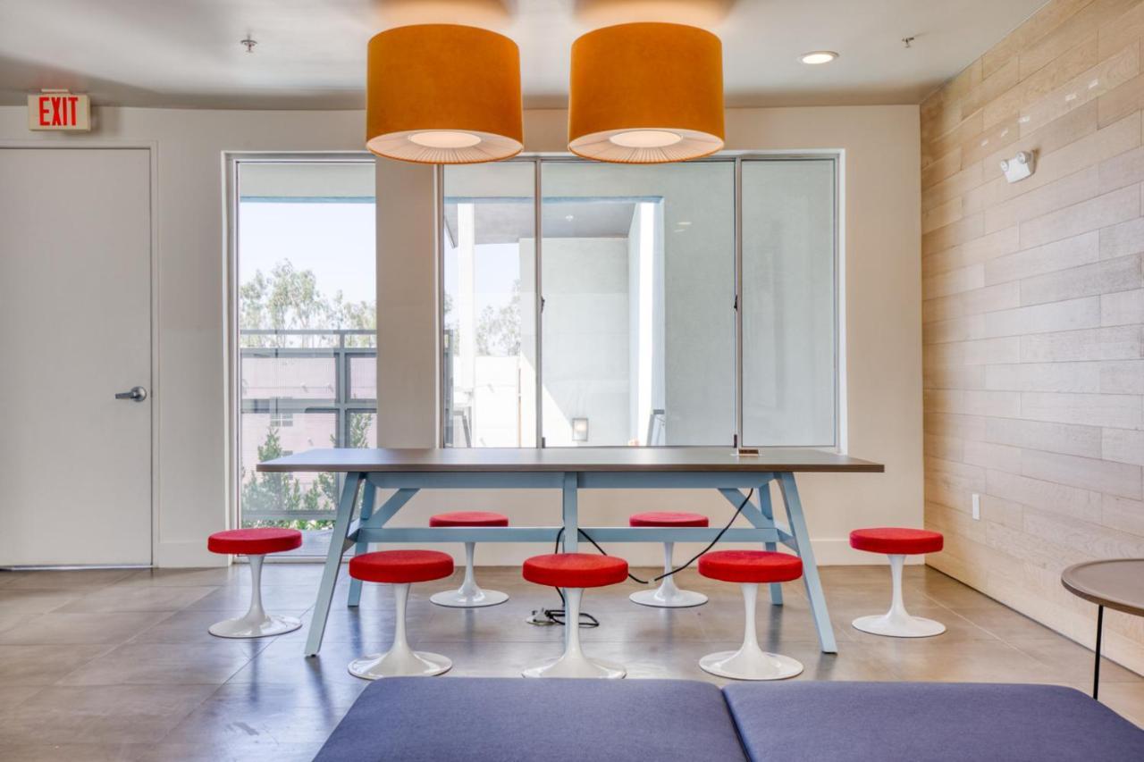 N Hollywood 1br W Pool Gym Nr Shops Lax-529